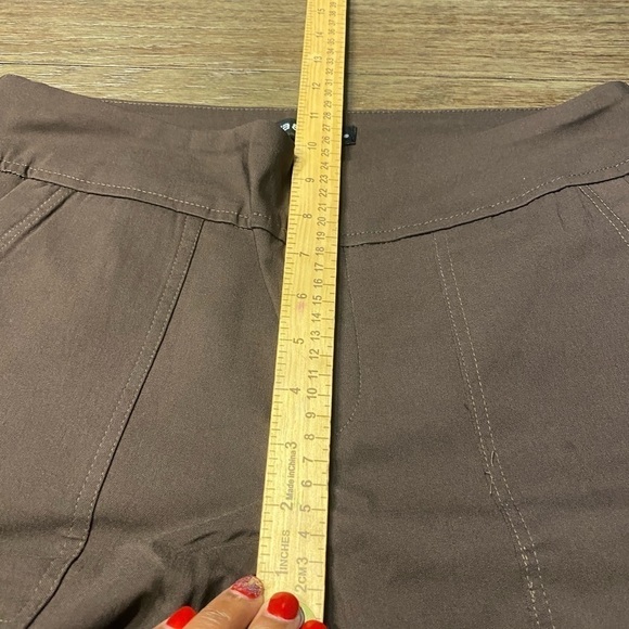 Ava And Grace Brown Women straight leg cuff strap Capri pants with pockets - Picture 10 of 11